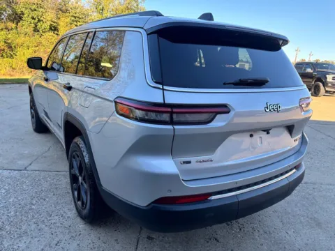 More photos of 2021 Jeep Grand Cherokee L Limited at Braden Chrysler Dodge Jeep Ram, OH