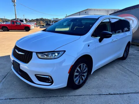 Another view of 2024 Chrysler Pacifica Hybrid Select for sale in Gallipolis, OH at Braden Chrysler Dodge Jeep Ram