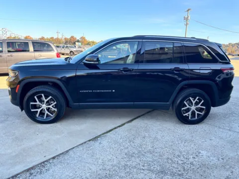 More photos of 2023 Jeep Grand Cherokee Limited at Braden Chrysler Dodge Jeep Ram, OH