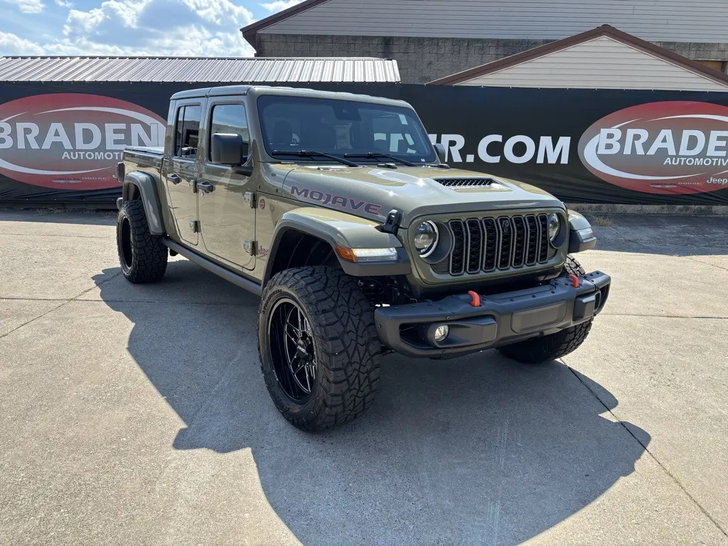 Unknown 2025 Jeep Gladiator Mojave for sale in Gallipolis, OH