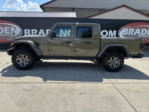 More photos of 2025 Jeep Gladiator Mojave at Braden Chrysler Dodge Jeep Ram, OH