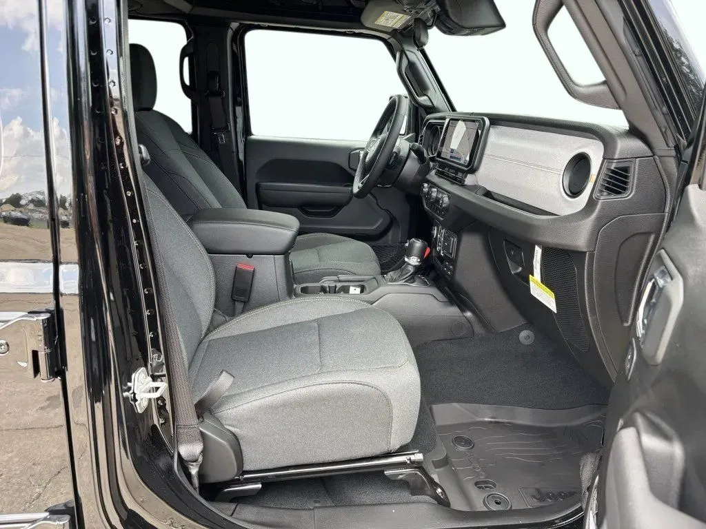 2025 Jeep Gladiator Sport S - Photo 31