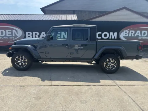 More photos of 2025 Jeep Gladiator Sport at Braden Chrysler Dodge Jeep Ram, OH