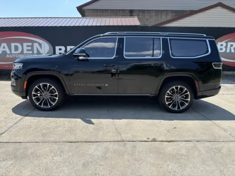 More photos of 2022 Jeep Grand Wagoneer Series III at Braden Chrysler Dodge Jeep Ram, OH