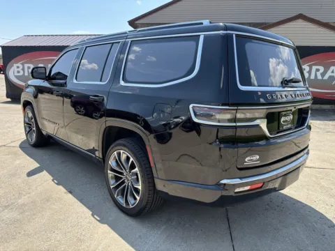 More photos of 2022 Jeep Grand Wagoneer Series III at Braden Chrysler Dodge Jeep Ram, OH