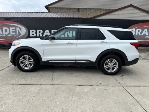 More photos of 2022 Ford Explorer XLT at Braden Chrysler Dodge Jeep Ram, OH