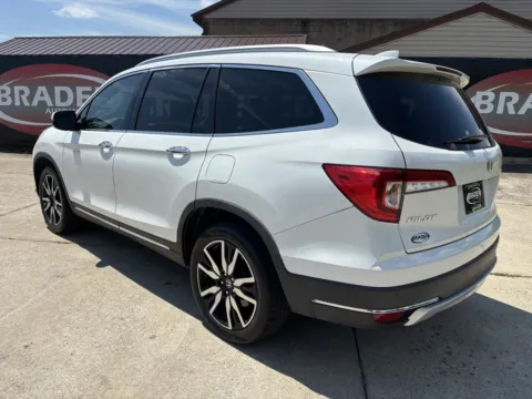 More photos of 2020 Honda Pilot Touring at Braden Chrysler Dodge Jeep Ram, OH