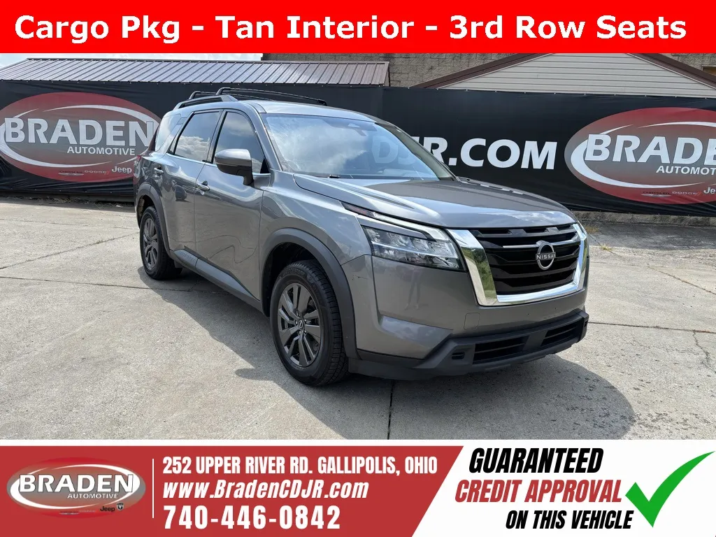 2022 Nissan Pathfinder SV