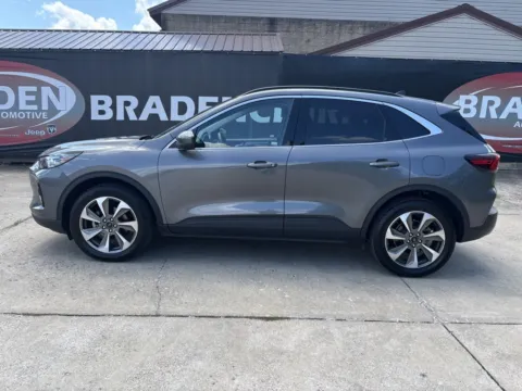 More photos of 2023 Ford Escape Platinum at Braden Chrysler Dodge Jeep Ram, OH