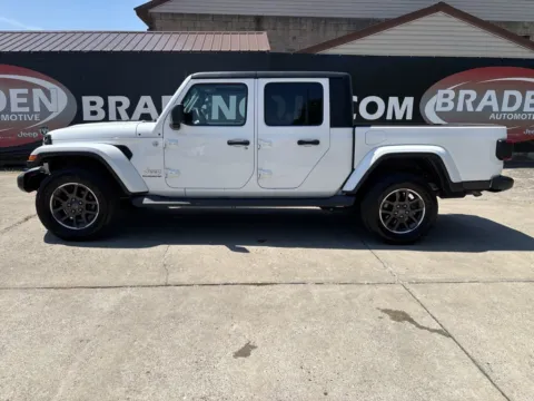 More photos of 2020 Jeep Gladiator Overland at Braden Chrysler Dodge Jeep Ram, OH