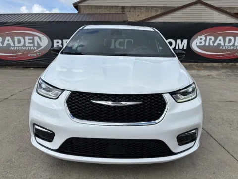 Photos of 2026 Chrysler Pacifica Select for sale in Gallipolis, OH at Braden Chrysler Dodge Jeep Ram