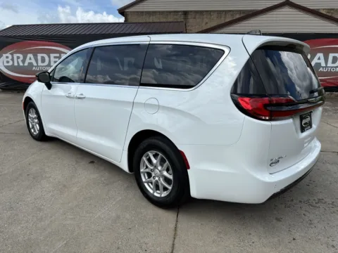 More photos of 2026 Chrysler Pacifica Select at Braden Chrysler Dodge Jeep Ram, OH
