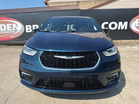 Photos of 2025 Chrysler Pacifica Select for sale in Gallipolis, OH at Braden Chrysler Dodge Jeep Ram