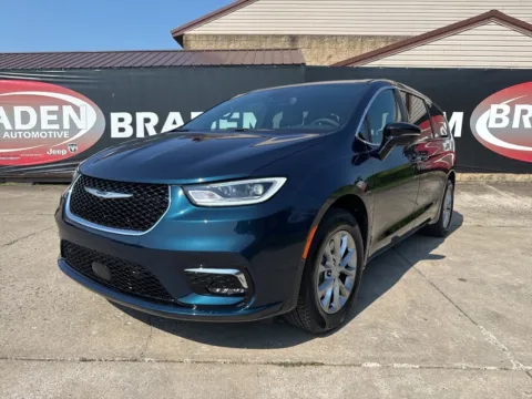 Another view of 2025 Chrysler Pacifica Select for sale in Gallipolis, OH at Braden Chrysler Dodge Jeep Ram