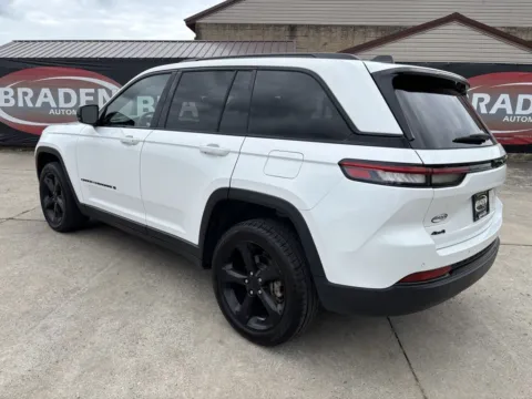 More photos of 2023 Jeep Grand Cherokee Altitude at Braden Chrysler Dodge Jeep Ram, OH