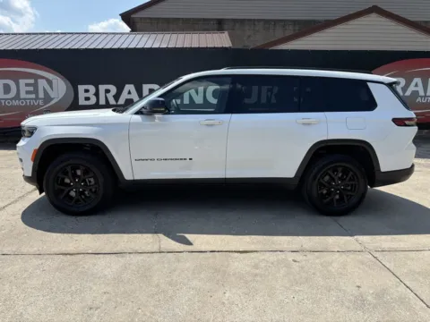 More photos of 2024 Jeep Grand Cherokee L Altitude at Braden Chrysler Dodge Jeep Ram, OH