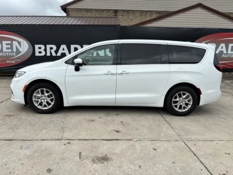 More photos of 2023 Chrysler Pacifica Touring L at Braden Chrysler Dodge Jeep Ram, OH