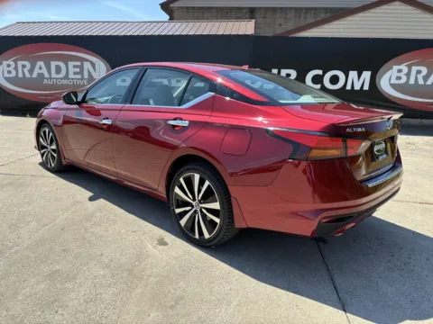 More photos of 2022 Nissan Altima 2.5 Platinum at Braden Chrysler Dodge Jeep Ram, OH