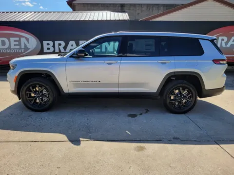 More photos of 2025 Jeep Grand Cherokee L Altitude at Braden Chrysler Dodge Jeep Ram, OH