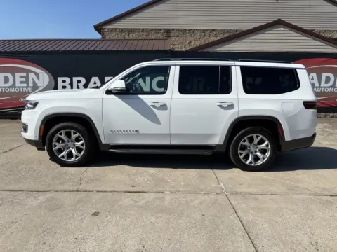 More photos of 2022 Jeep Wagoneer Series II at Braden Chrysler Dodge Jeep Ram, OH