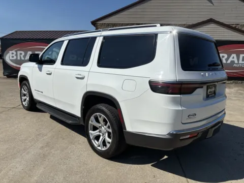 More photos of 2022 Jeep Wagoneer Series II at Braden Chrysler Dodge Jeep Ram, OH