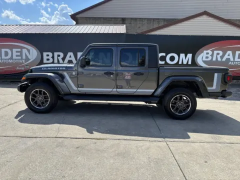 More photos of 2021 Jeep Gladiator Overland at Braden Chrysler Dodge Jeep Ram, OH