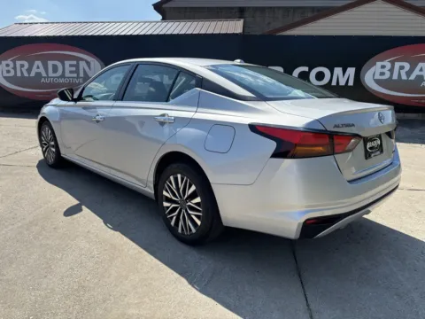 More photos of 2024 Nissan Altima 2.5 SV at Braden Chrysler Dodge Jeep Ram, OH