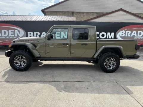 More photos of 2025 Jeep Gladiator Mojave at Braden Chrysler Dodge Jeep Ram, OH