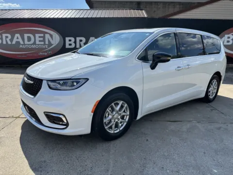 Another view of 2026 Chrysler Pacifica Select for sale in Gallipolis, OH at Braden Chrysler Dodge Jeep Ram