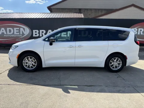 More photos of 2026 Chrysler Pacifica Select at Braden Chrysler Dodge Jeep Ram, OH