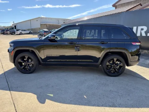 More photos of 2023 Jeep Grand Cherokee Altitude at Braden Chrysler Dodge Jeep Ram, OH