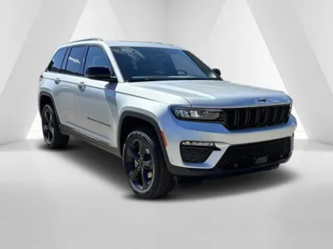 Silver 2025 Jeep Grand Cherokee Limited for sale in Gallipolis, OH