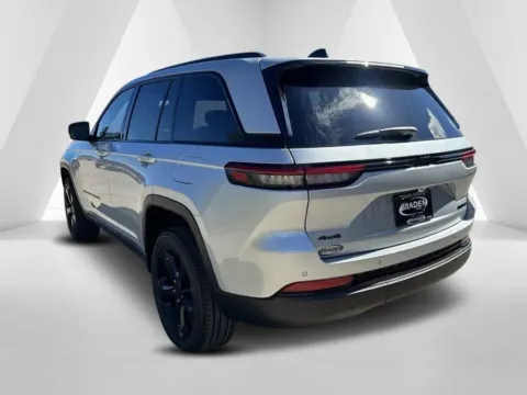 More photos of 2025 Jeep Grand Cherokee Limited at Braden Chrysler Dodge Jeep Ram, OH