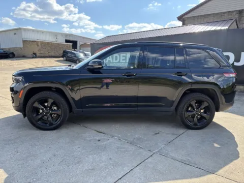 More photos of 2023 Jeep Grand Cherokee Altitude at Braden Chrysler Dodge Jeep Ram, OH