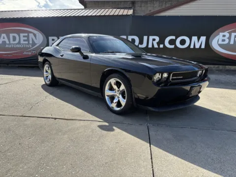 Black 2014 Dodge Challenger SXT for sale in Gallipolis, OH