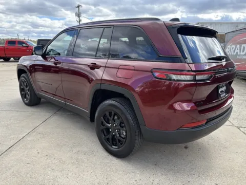 More photos of 2025 Jeep Grand Cherokee Altitude at Braden Chrysler Dodge Jeep Ram, OH