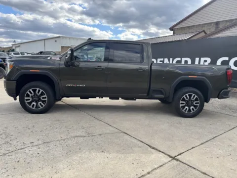 More photos of 2022 GMC Sierra 2500HD AT4 at Braden Chrysler Dodge Jeep Ram, OH