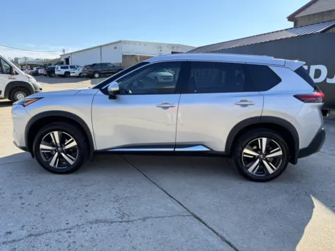 More photos of 2021 Nissan Rogue SL at Braden Chrysler Dodge Jeep Ram, OH