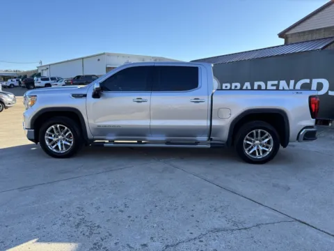 More photos of 2020 GMC Sierra 1500 SLT at Braden Chrysler Dodge Jeep Ram, OH