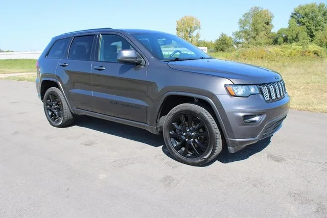 Gray 2018 Jeep Grand Cherokee Altitude for sale in Gallipolis, OH