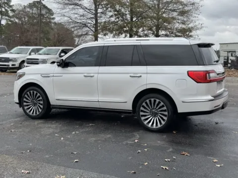 More photos of 2018 Lincoln Navigator Reserve at Frontline Motors Clayton, NC