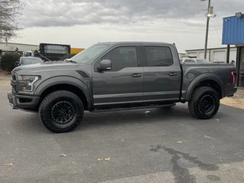 More photos of 2018 Ford F-150 Raptor at Frontline Motors Clayton, NC