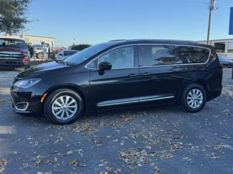 More photos of 2018 Chrysler Pacifica Touring L at Frontline Motors Clayton, NC