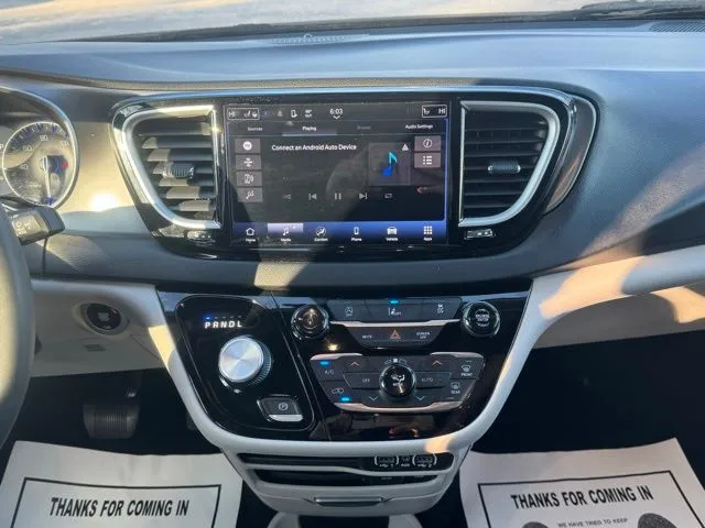 2022 Chrysler Pacifica Touring L - Photo 18