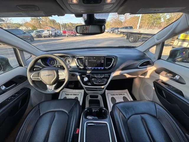 2022 Chrysler Pacifica Touring L - Photo 16