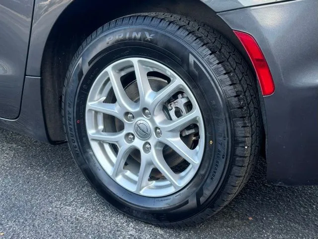 2022 Chrysler Pacifica Touring L - Photo 21