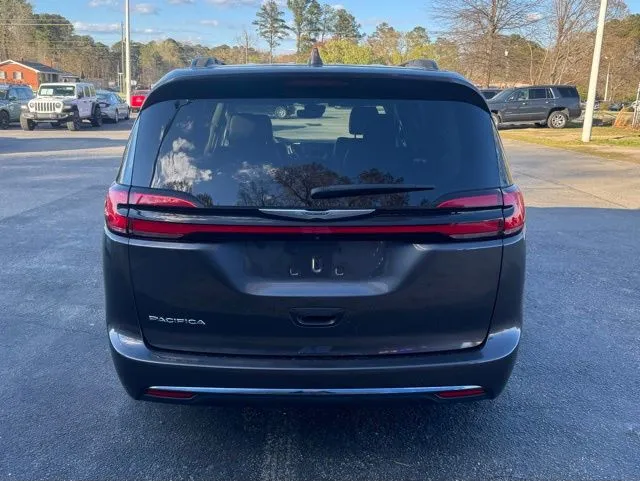 2022 Chrysler Pacifica Touring L - Photo 6