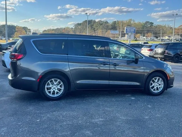 2022 Chrysler Pacifica Touring L - Photo 7