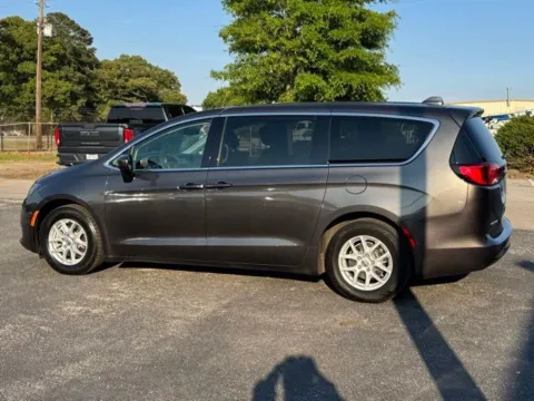 More photos of 2017 Chrysler Pacifica Touring at Frontline Motors Clayton, NC
