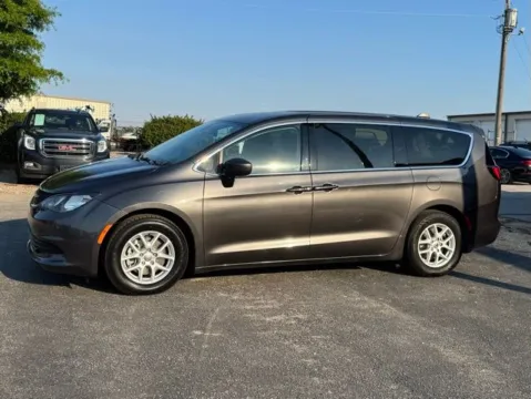 More photos of 2017 Chrysler Pacifica Touring at Frontline Motors Clayton, NC
